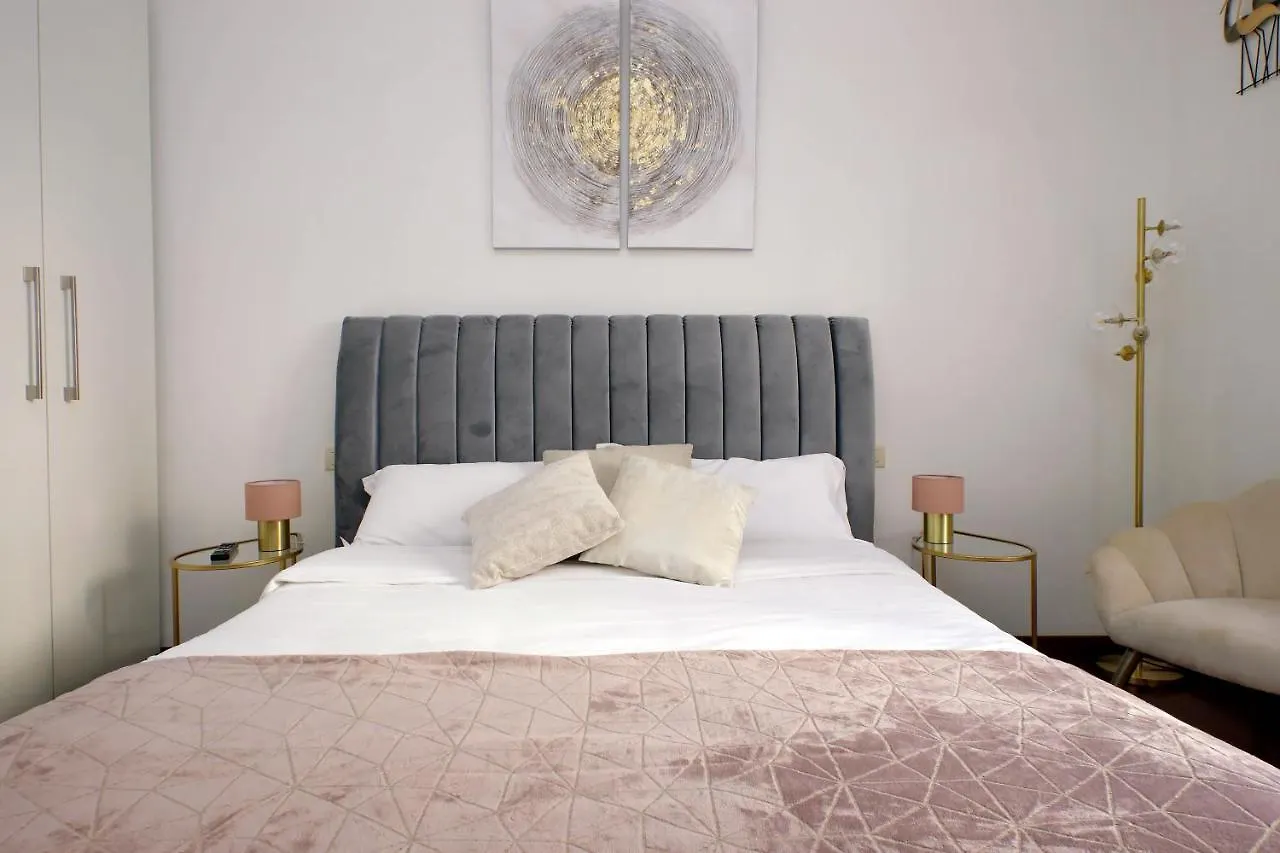 Domus Lou Elegante Appartamento In Trastevere Roma location