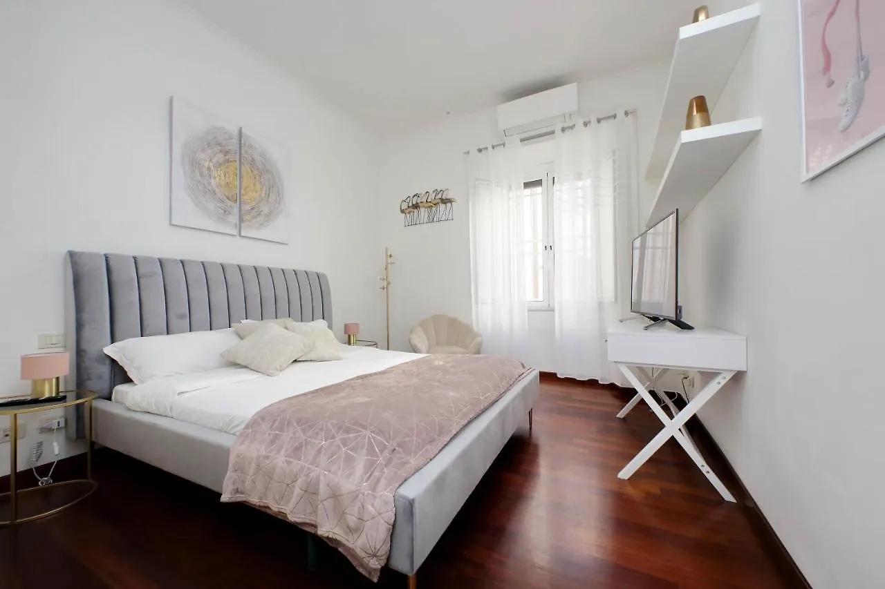 Domus Lou Elegante Appartamento In Trastevere Roma 0*, Rome Italy