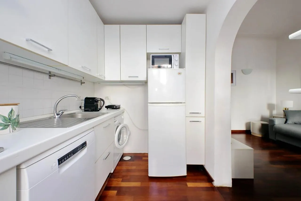 Domus Lou Elegante Appartamento In Trastevere Roma 0*, Rome