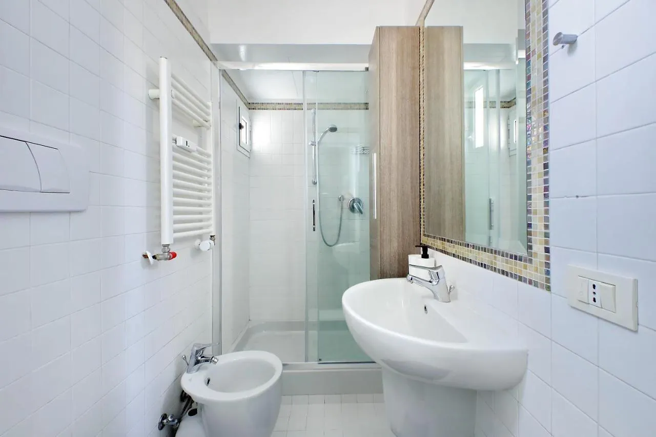 Domus Lou Elegante Appartamento In Trastevere Roma Italy